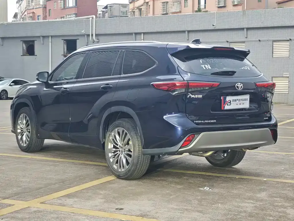 Toyota Highlander — фото 3