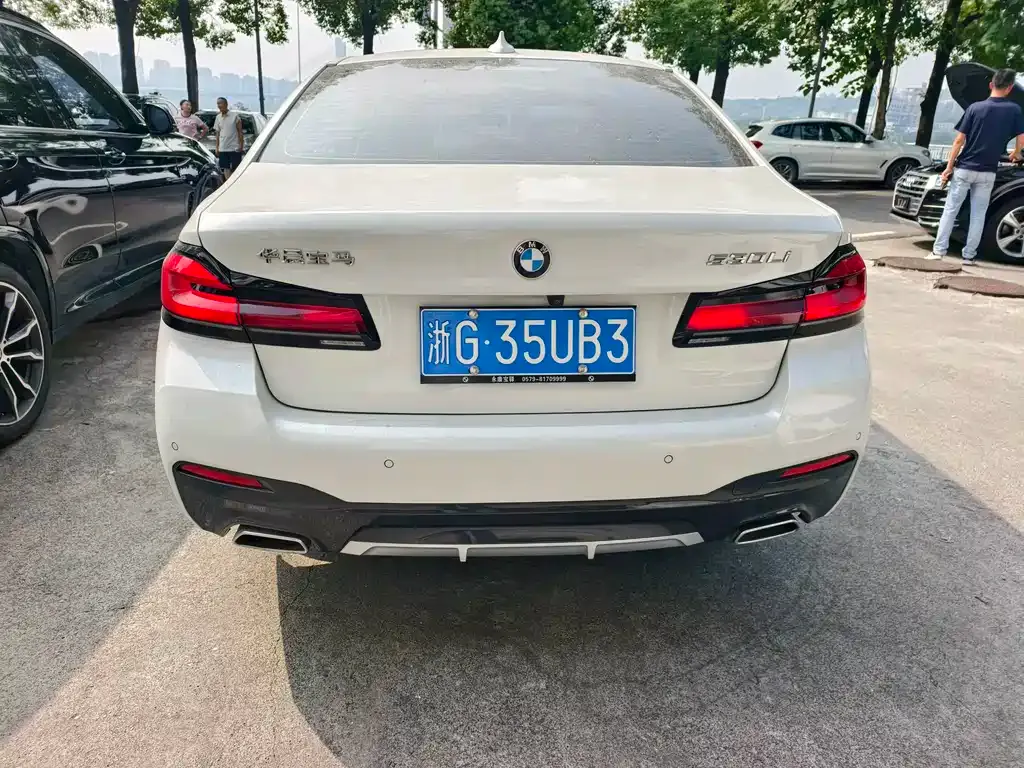 BMW 5 Series — фото 2