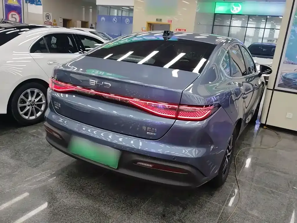 BYD Seal 05 DM-i — фото 9