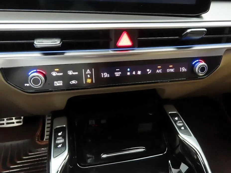 Kia Sorento — фото 9