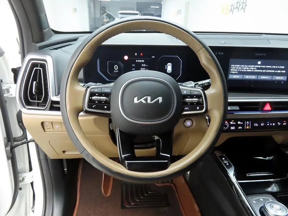 Kia Sorento — фото 8