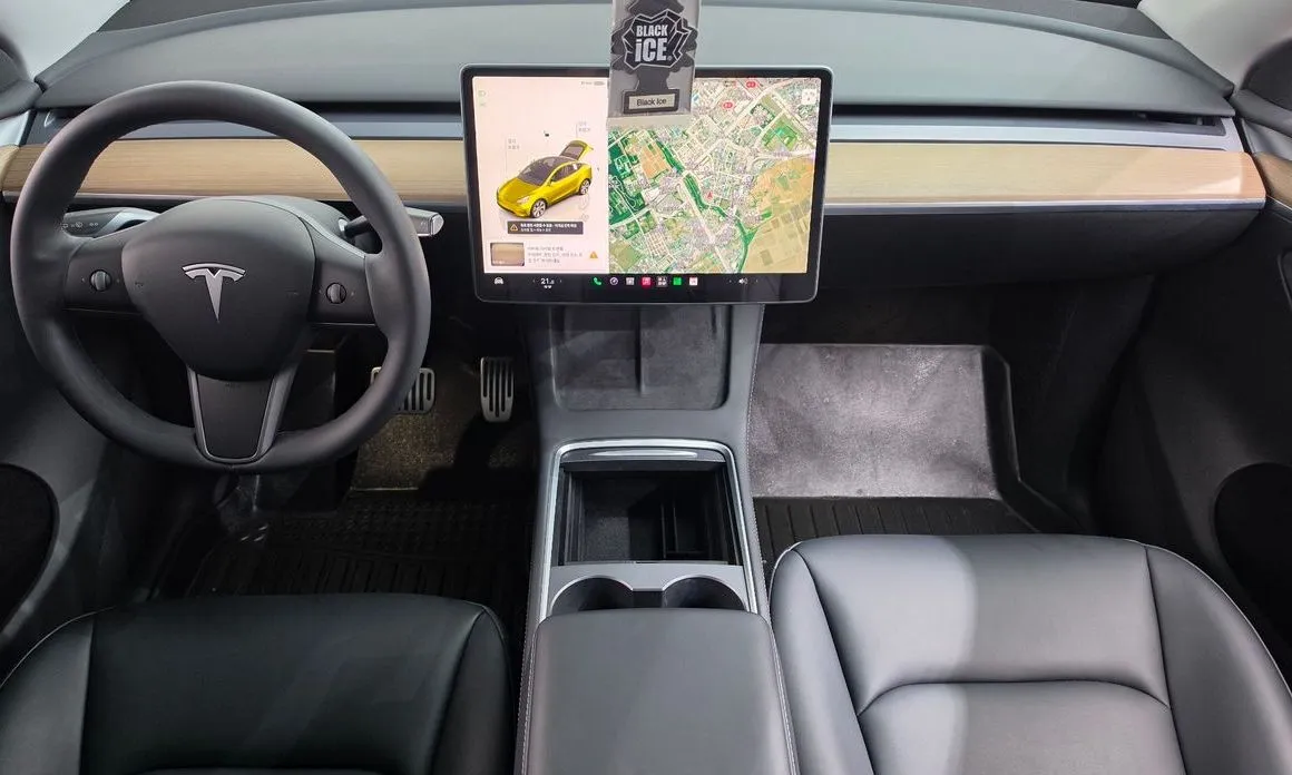 Tesla Model Y — фото 8