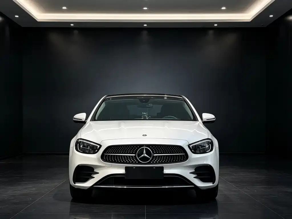Mercedes-Benz E-Class — фото 2