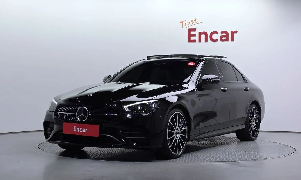 Mercedes-Benz E-Class — фото 1
