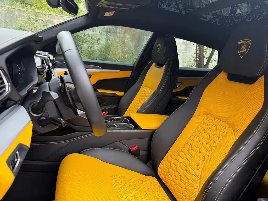 Lamborghini Urus — фото 9