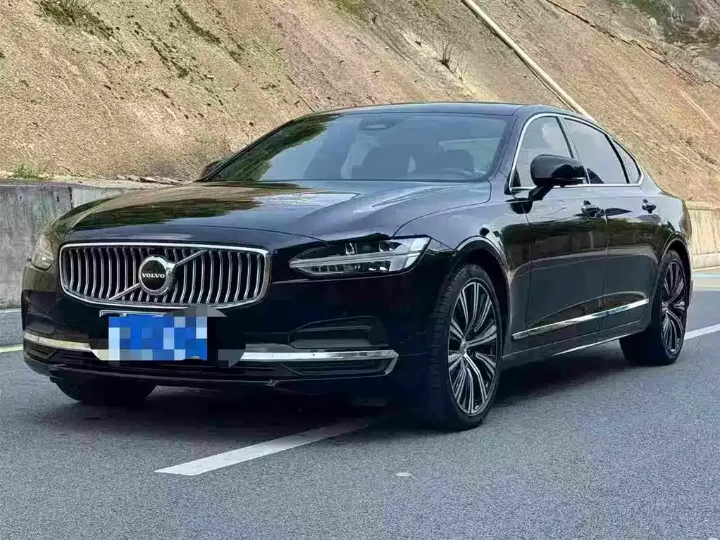 Volvo S90 — фото 1