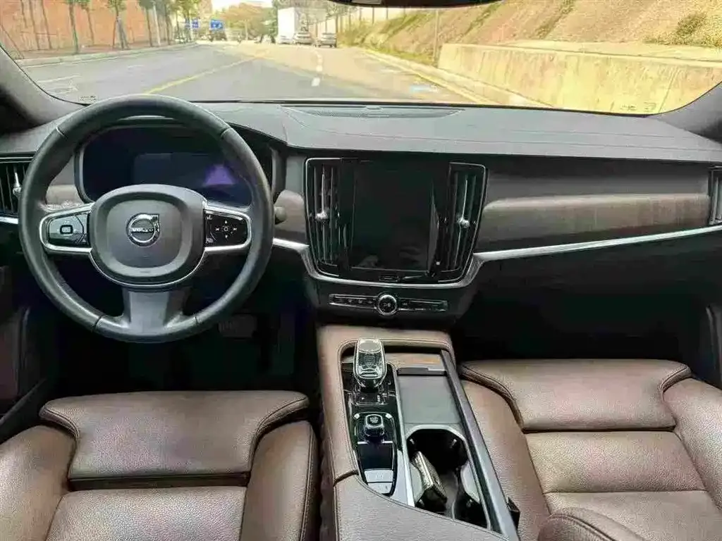 Volvo S90 — фото 4