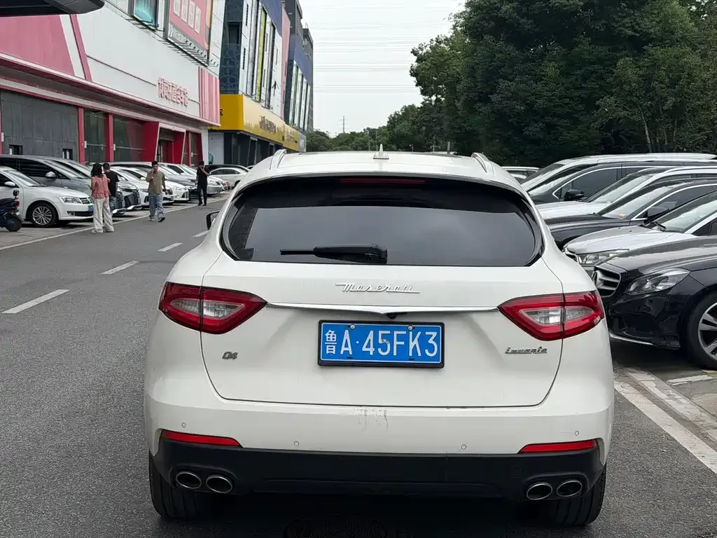 Maserati Levante — фото 3