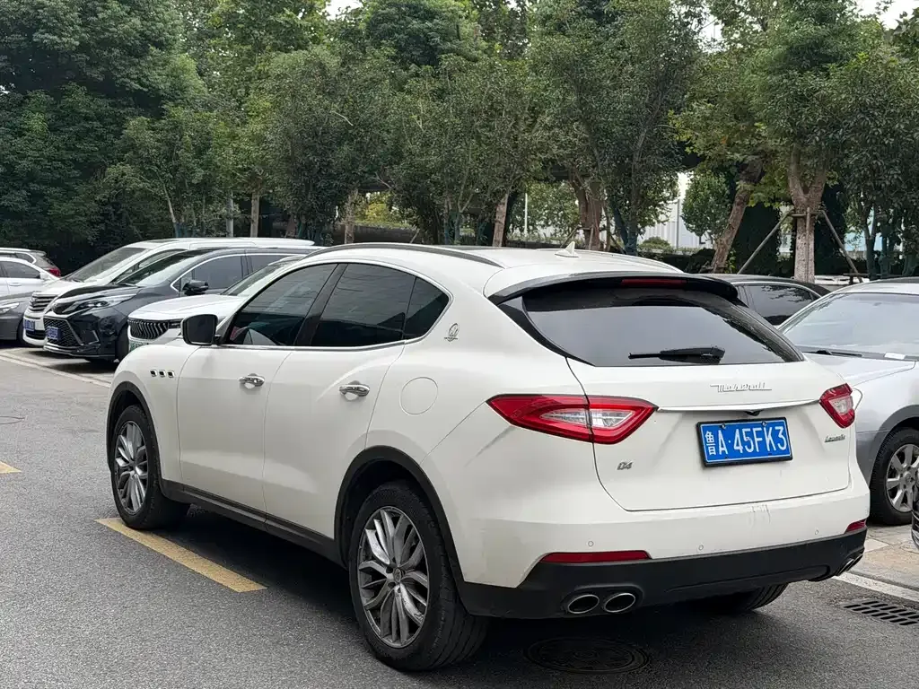 Maserati Levante — фото 8