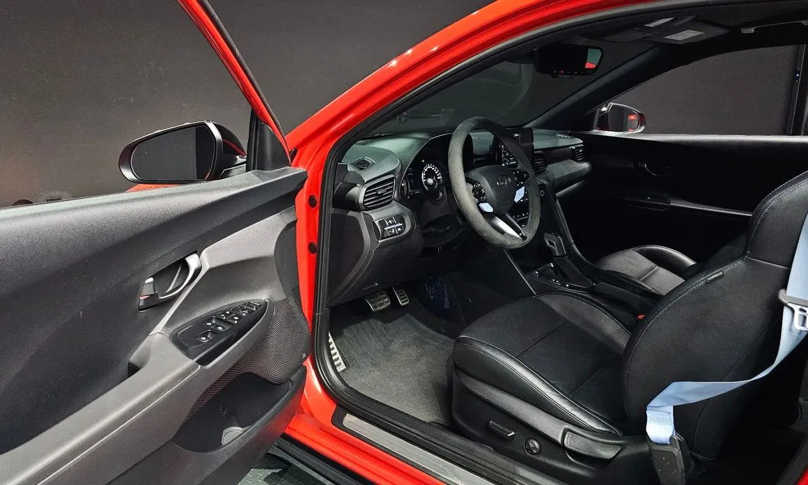 Hyundai Veloster — фото 9