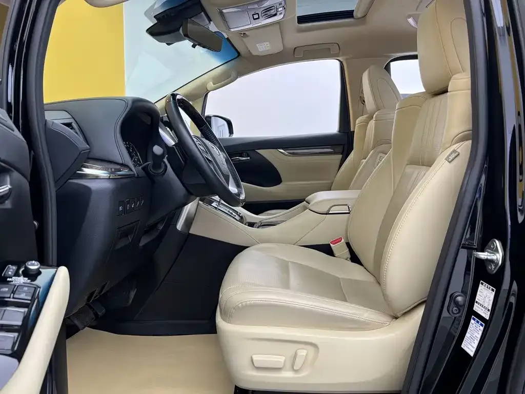 Toyota Alphard — фото 8