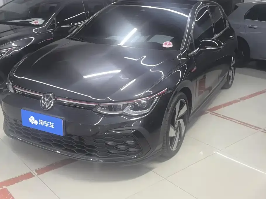 Volkswagen Golf GTI — фото 1