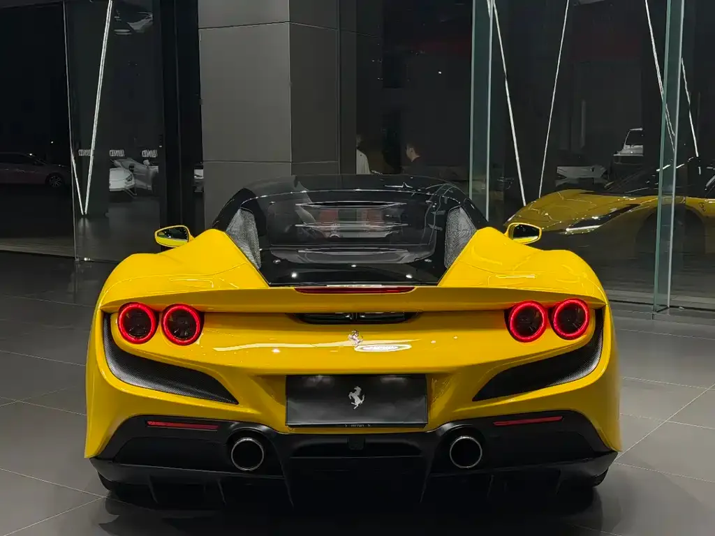 Ferrari F8 — фото 4