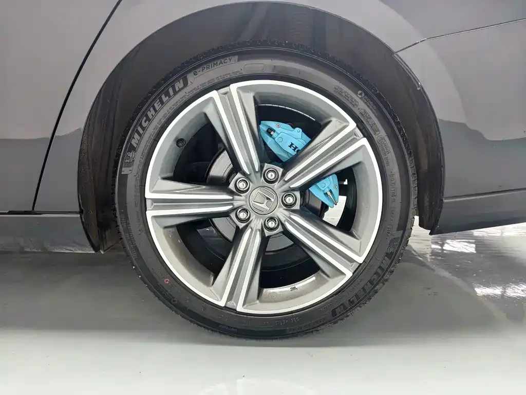 Honda Accord — фото 9