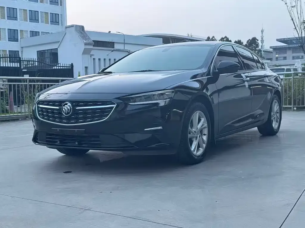 Buick Regal — фото 1