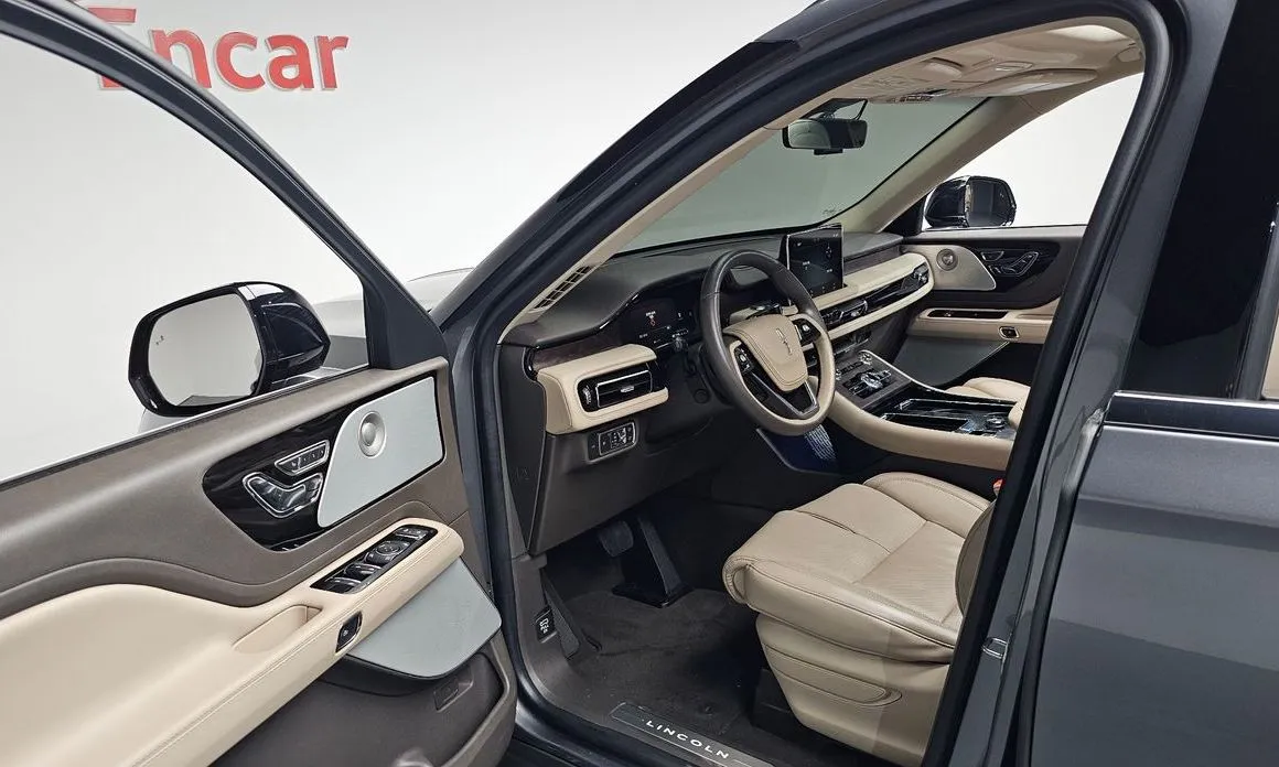 Lincoln Aviator — фото 10