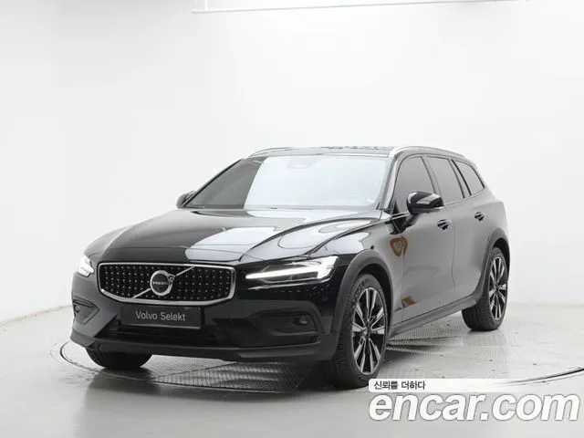 Volvo V60 — фото 1