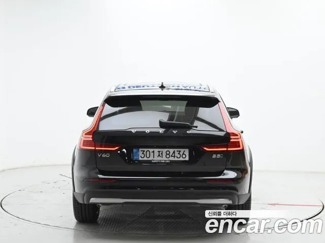 Volvo V60 — фото 10