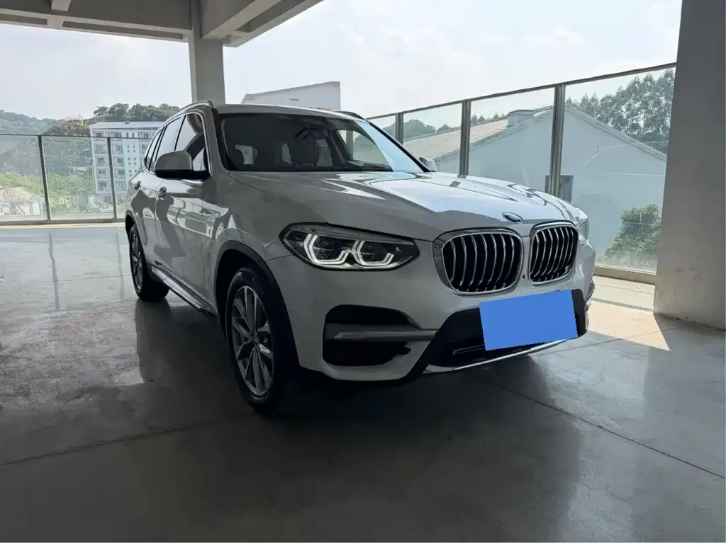 BMW X3 — фото 9