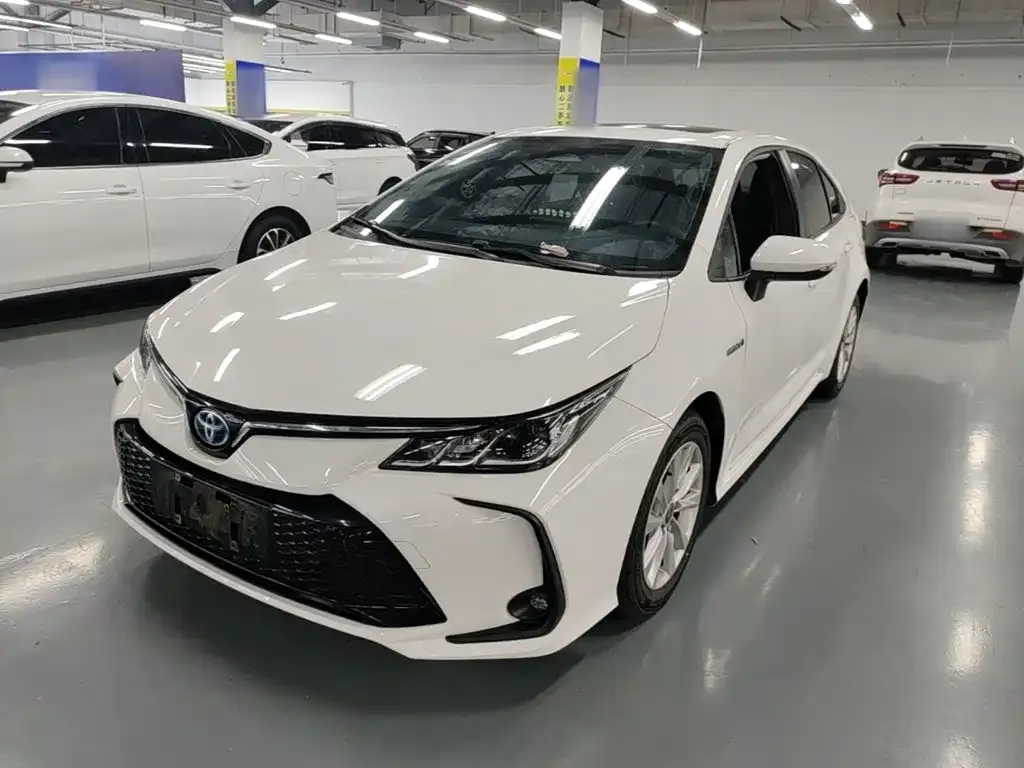 Toyota Corolla — фото 1