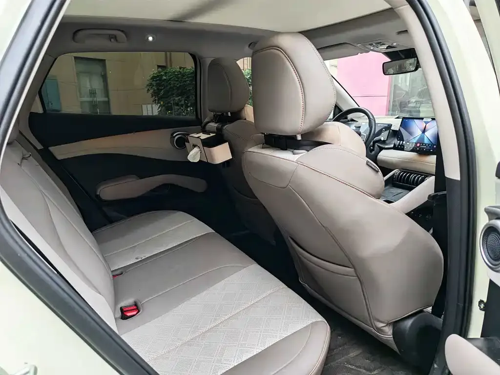 BYD Yuan Plus — фото 5