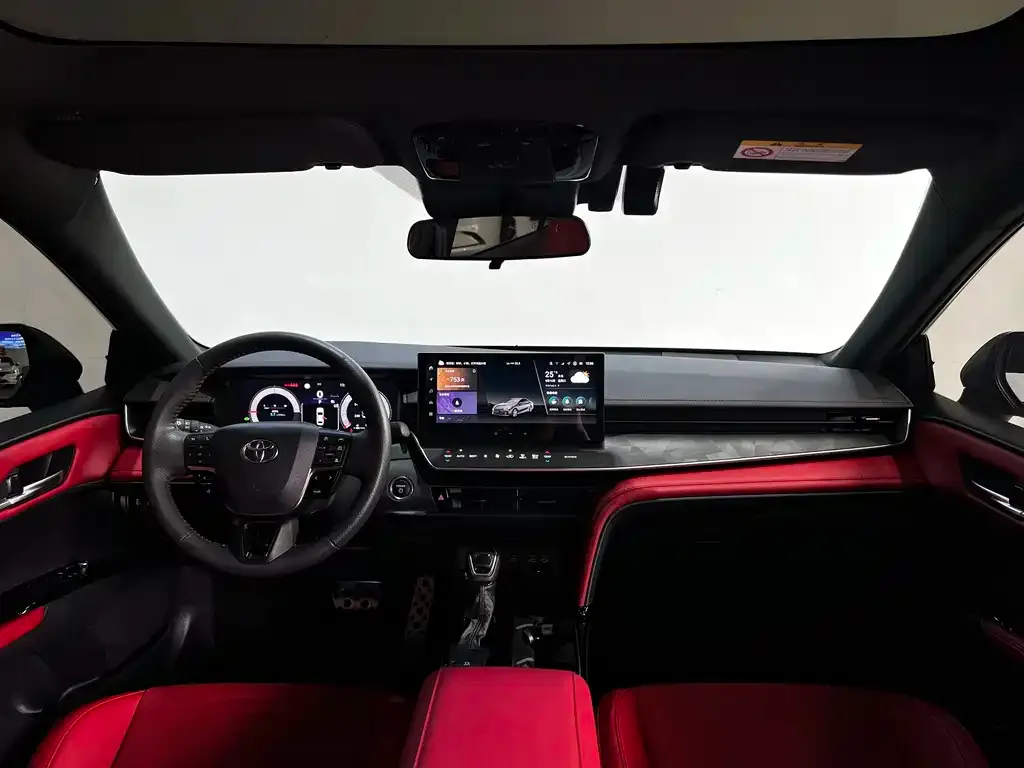 Toyota Camry — фото 3
