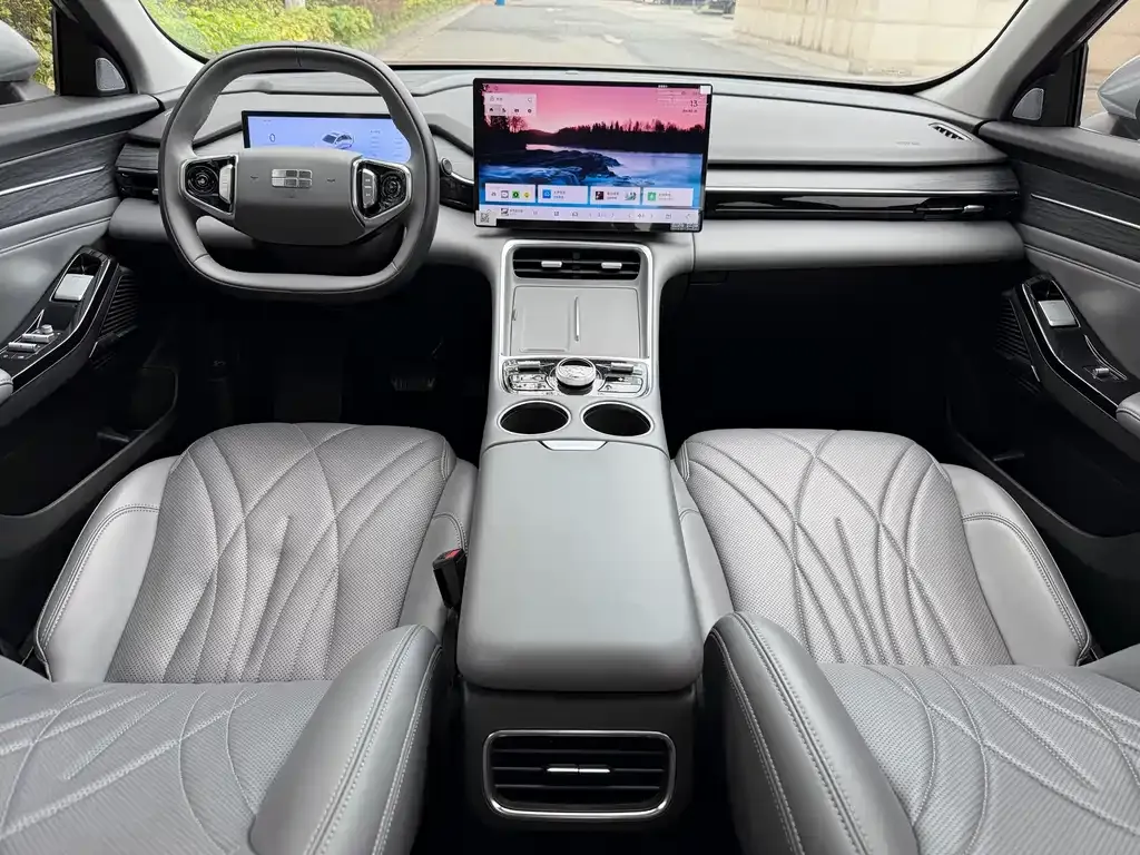 Geely Galaxy L6 — фото 2