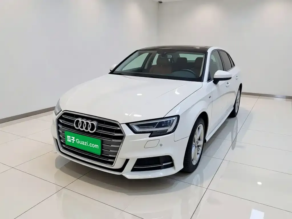 Audi A3 — фото 1