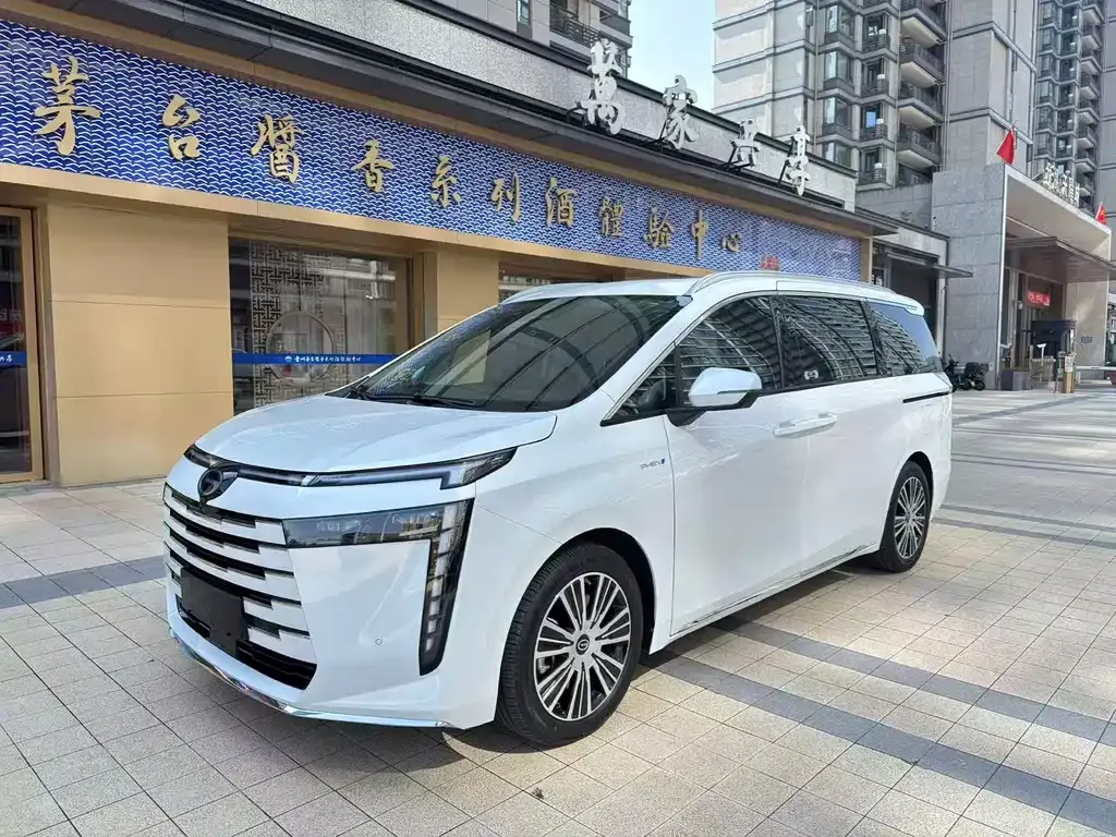 GAC Motor Trumpchi E8 PHEV — фото 1
