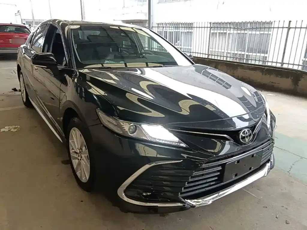 Toyota Camry — фото 6