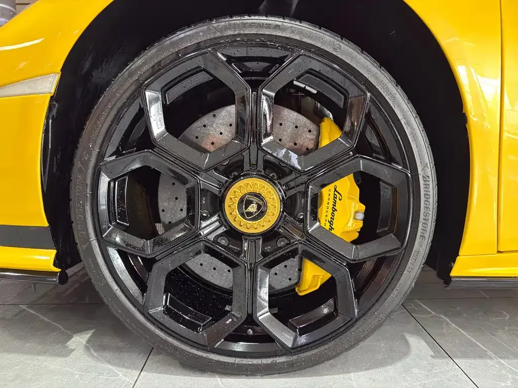 Lamborghini Huracan — фото 10