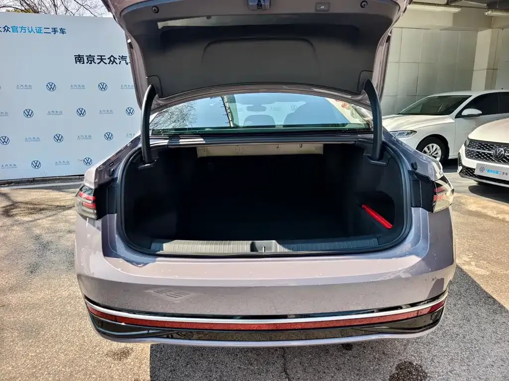 Volkswagen Passat — фото 7