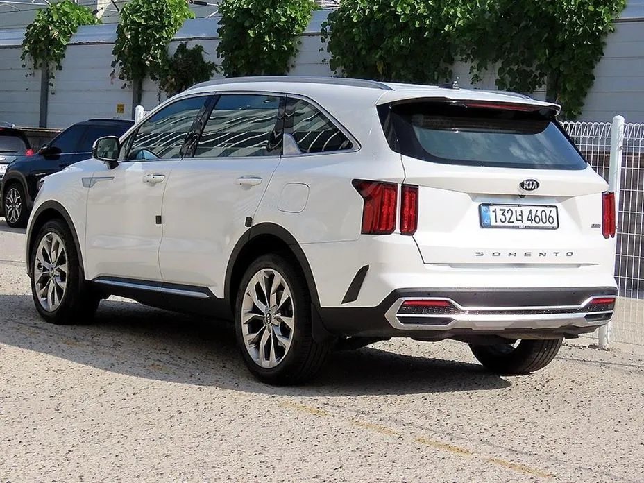 Kia Sorento — фото 9