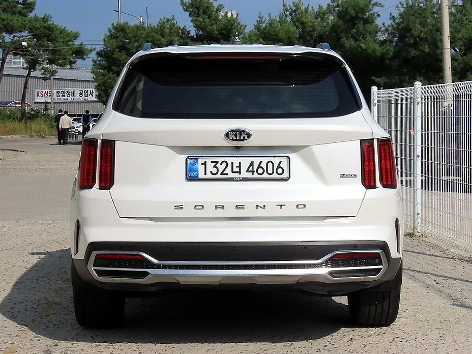 Kia Sorento — фото 6