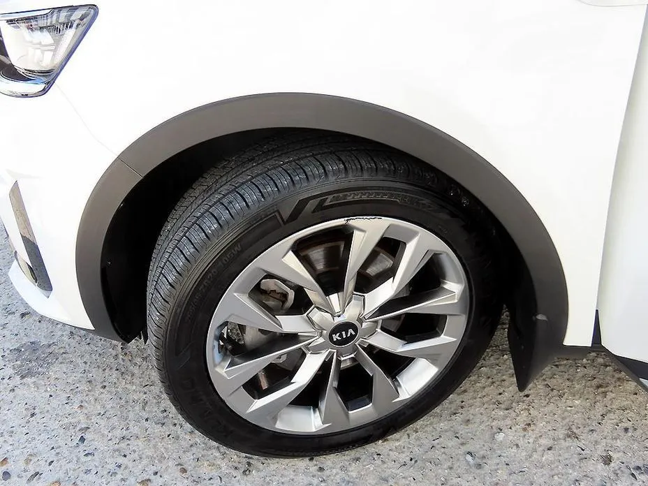 Kia Sorento — фото 4