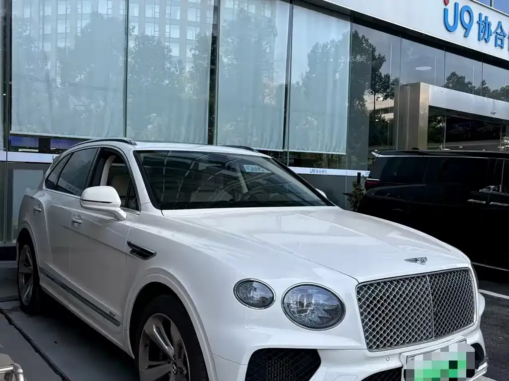 Bentley Bentayga PHEV — фото 1