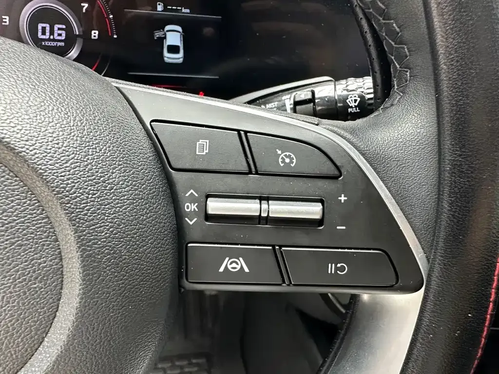 Hyundai Elantra — фото 10