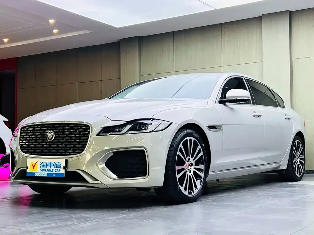 Jaguar XFL — фото 1