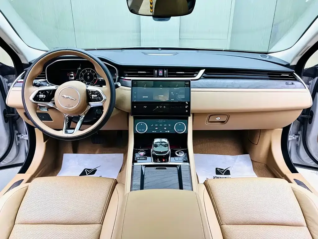 Jaguar XFL — фото 10