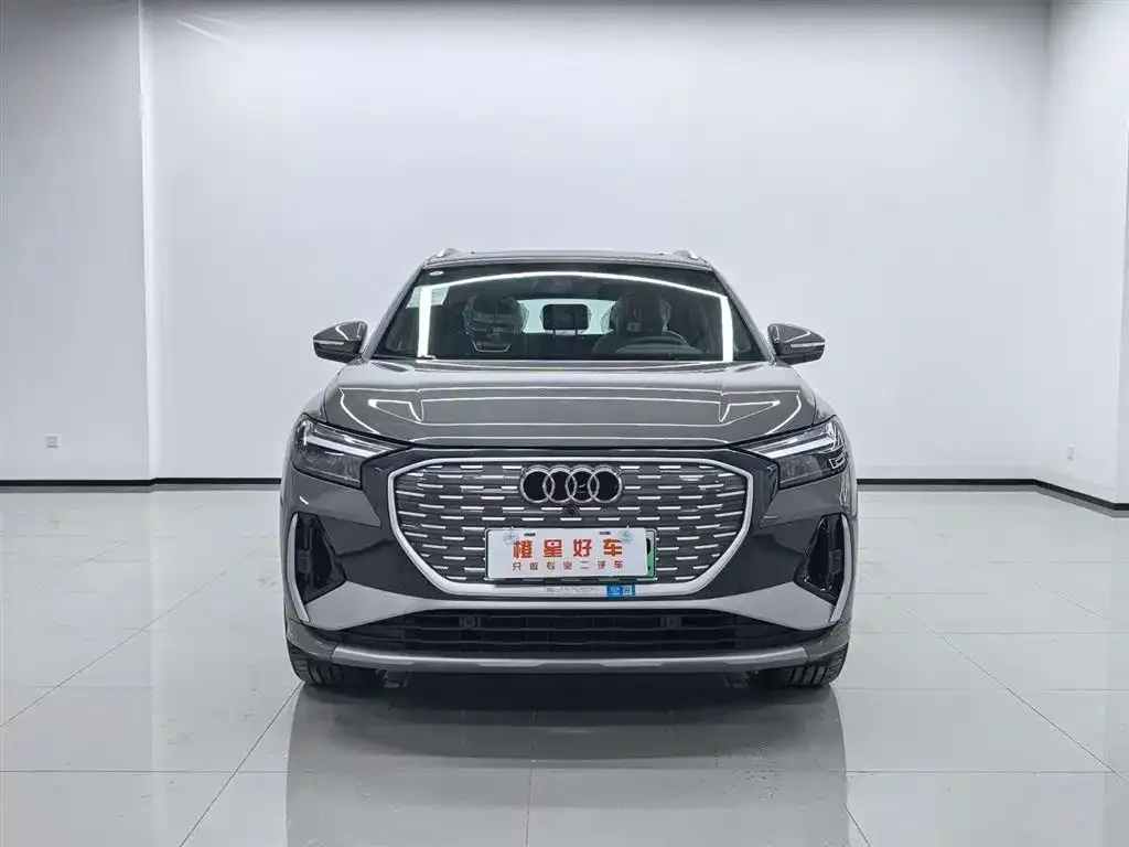 Audi Q4 e-tron — фото 7