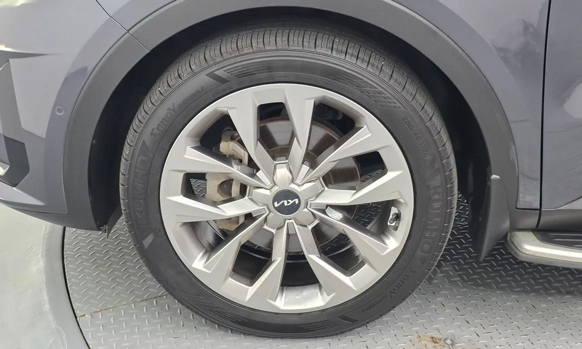 Kia Sorento — фото 9