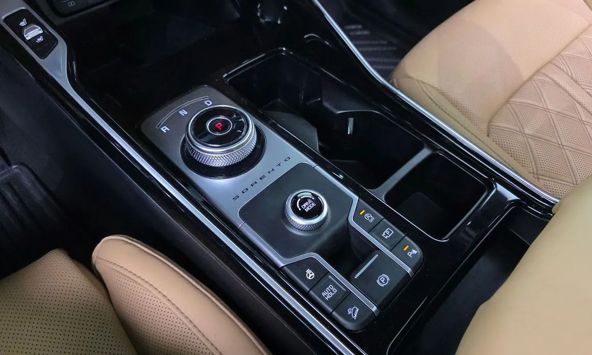 Kia Sorento — фото 10