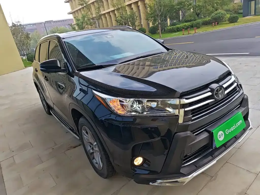 Toyota Highlander — фото 9