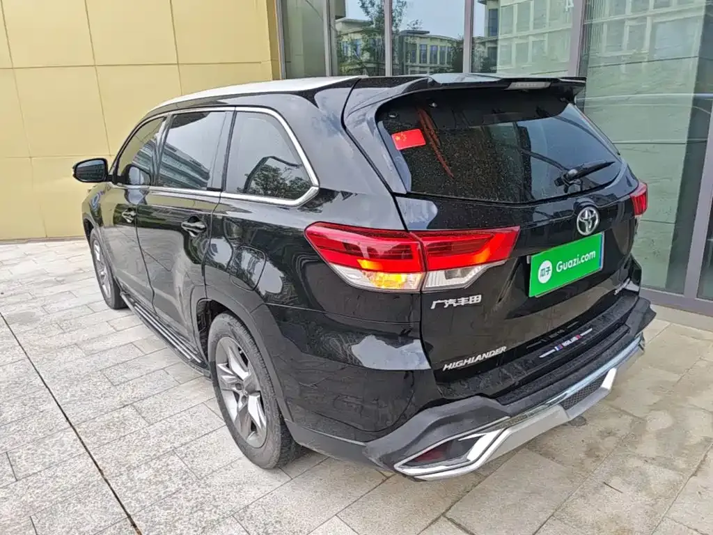Toyota Highlander — фото 5