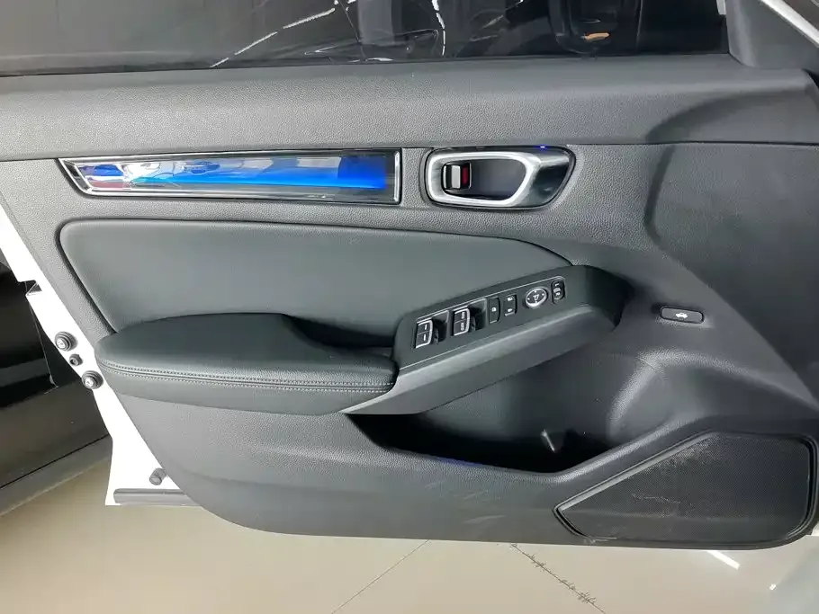 Honda Civic — фото 10