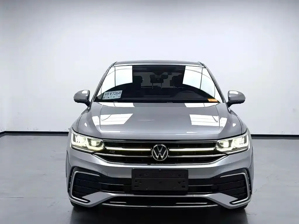 Volkswagen Tiguan L — фото 4