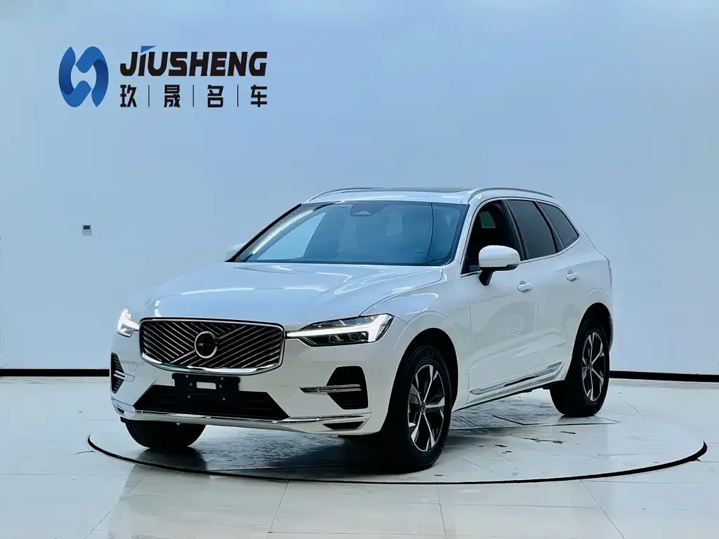 Volvo XC60 — фото 1