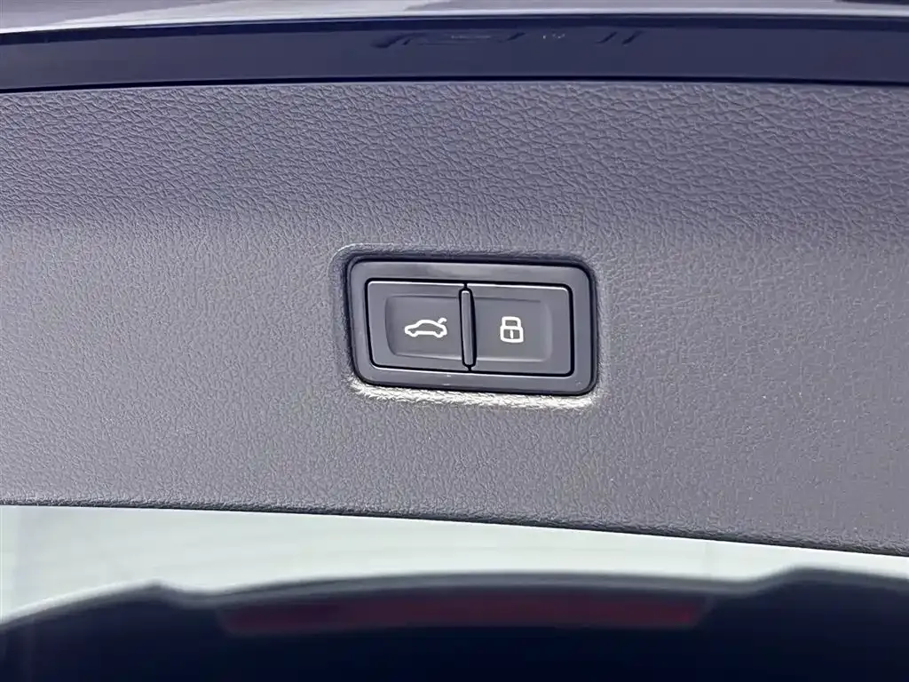 Audi Q5L Sportback — фото 10