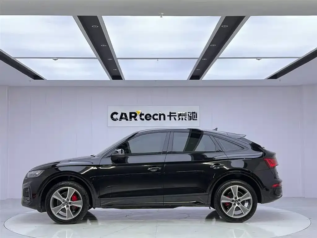 Audi Q5L Sportback — фото 7