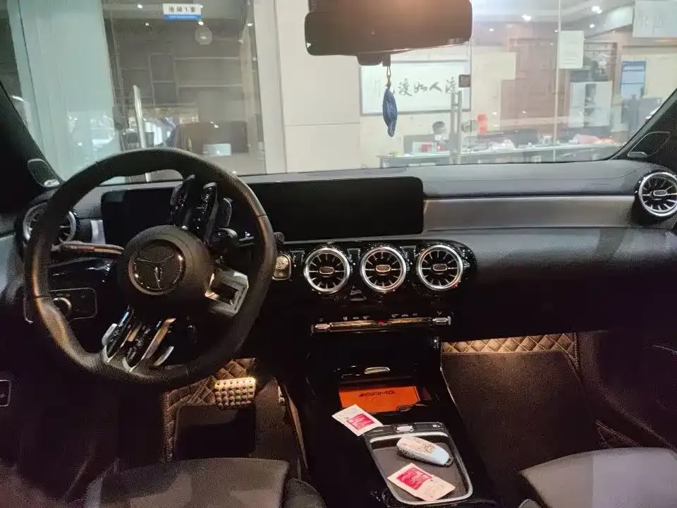 Mercedes-Benz CLA AMG — фото 2